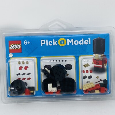 LEGO Brand Store: Pick-a-Model: 3850033 Guardsman Blister