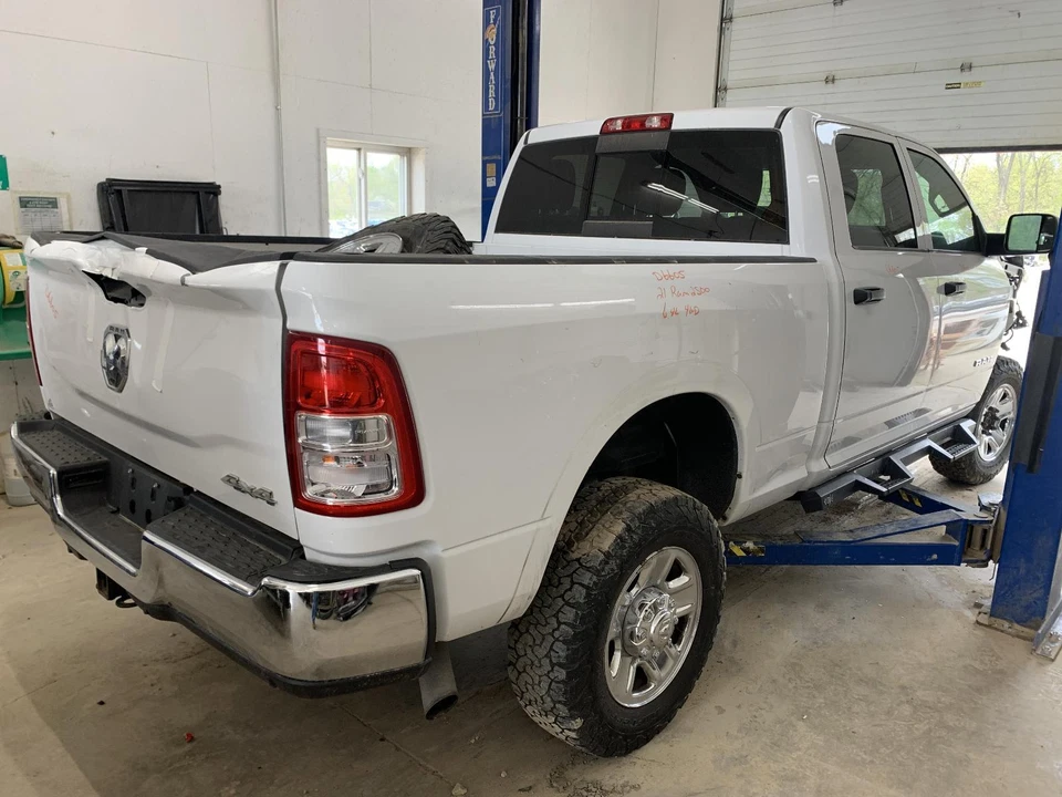 Used Transfer Case Control Module fits: 2021 Ram Dodge 2500 pickup Transfer Case - Image 3 of 4