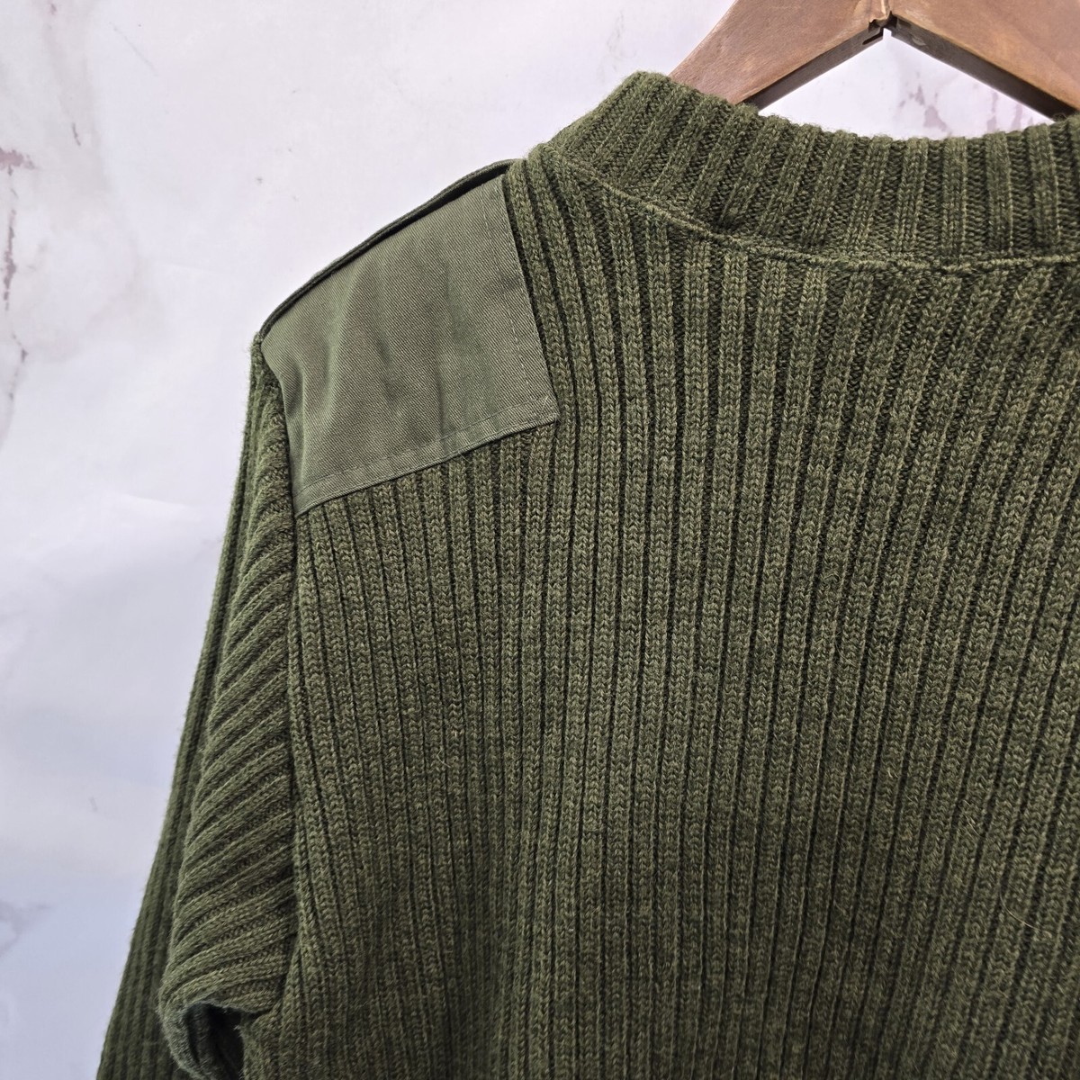 Vintage Wool Sweater Mens S 36 Green Shoulder Elbow Commando