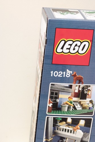 LEGO CREATOR 10218 Pet Shop BNISB - Picture 4 of 4