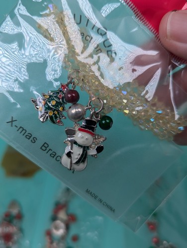 Lot Of 7 Christmas Themed Beaded Charms Keychain / Bracelet Kits - For Crafts - Picture 8 of 12