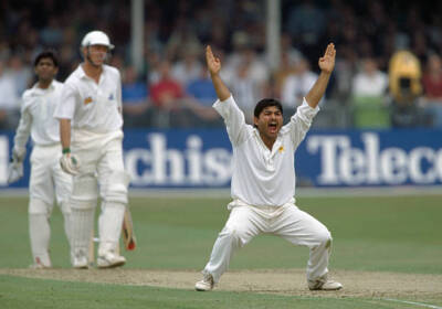Pakistan bowler Mushtaq Ahmed appeals unsuccessfully for LBW - Old Cricket Photo
