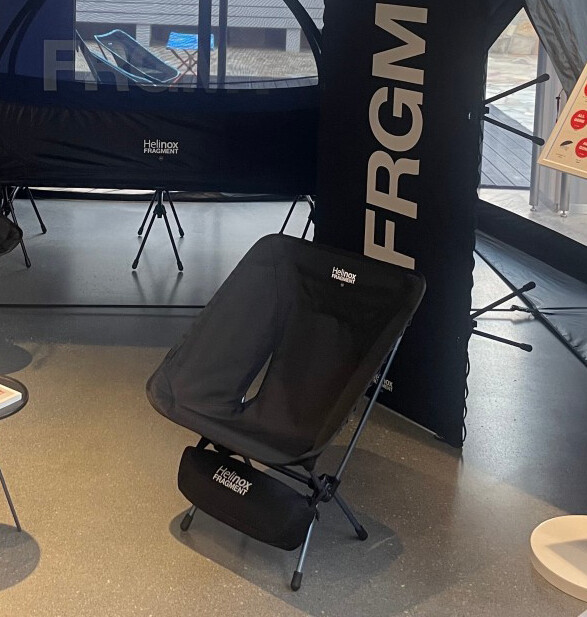 Helinox Fragment Design Tactical Chair One / Sunset Chair Black & Navy Helinox Fragment Design Tactical Chair One / Sunset Chair Black & Navy