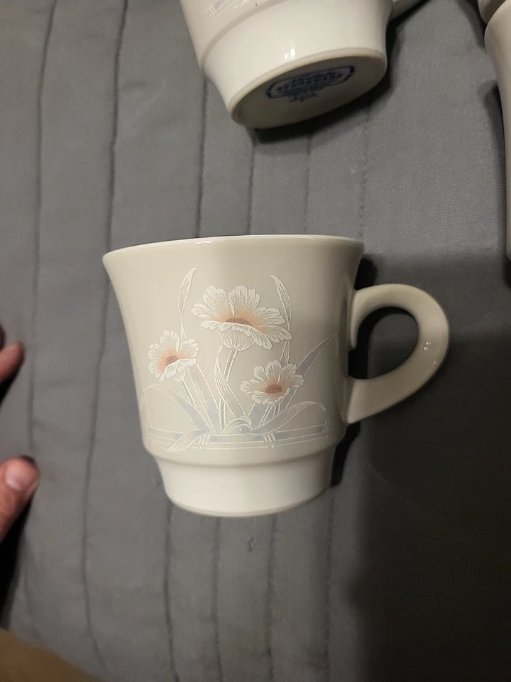 Noritake Stoneware Iceflower Set 7 Cups 5 Dinner Plates 6 Salad Plates 4 Bowls - Image 3 of 4