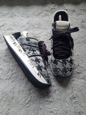 Sneaker Premiata Beth doppia platform in velluto e maglietta