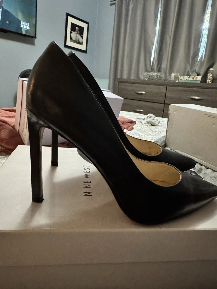 Bombas Nine West punta puntiaguda negra 7 Foto 3 de 4