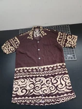 Hula Bay Men's Medium M Hawaiian Button Up Shirt Rayon Brown Tribal Print