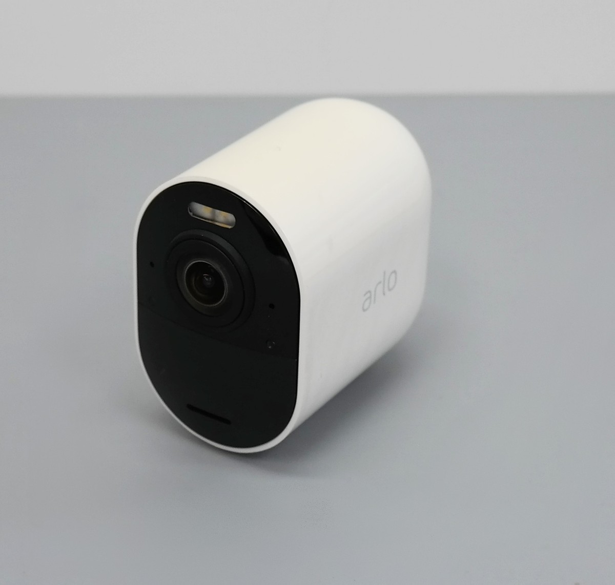 Arlo Ultra VMC5040 4K Ultra UHD Wire-Free Security Camera