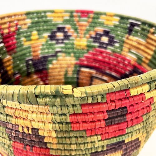 Vintage Mexican Tourist Hand Made Woven Coiled Basket With Lid Multicolor - Picture 8 of 8