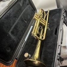 Trompette Bach modèle Tr300 / C27450 laiton avec étui rigide instrument étudiant