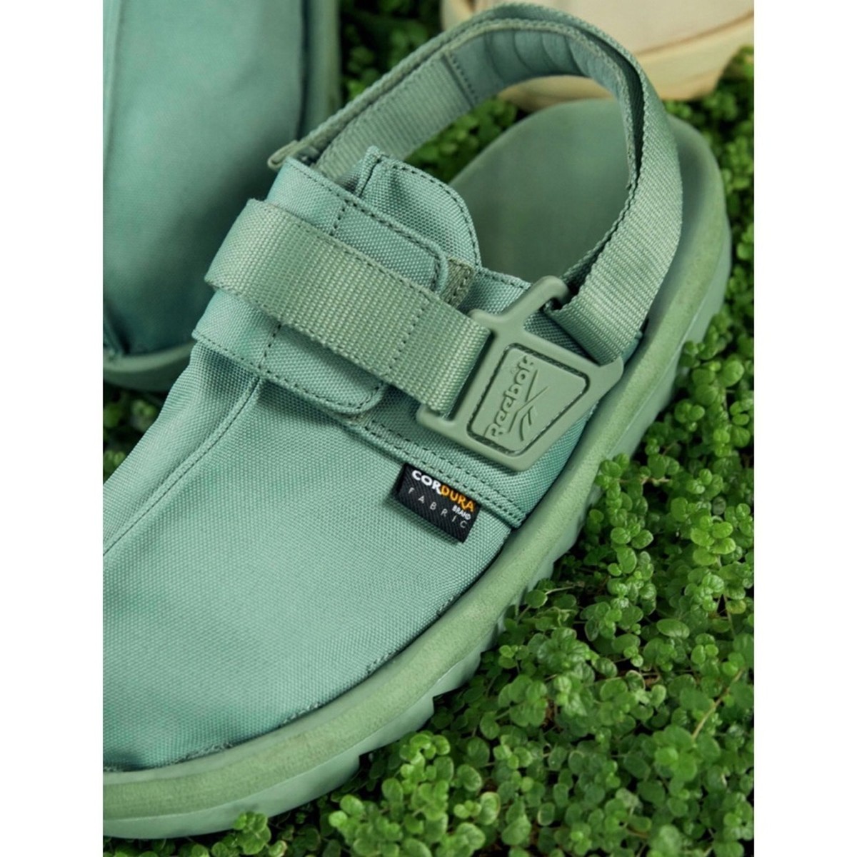 Urban Outfitters x Reebok Beatnik Sharktooth Clog Sandals $120 Urban Outfitters x Reebok Beatnik Sharktooth Clog Sandals Sz  main image 3
