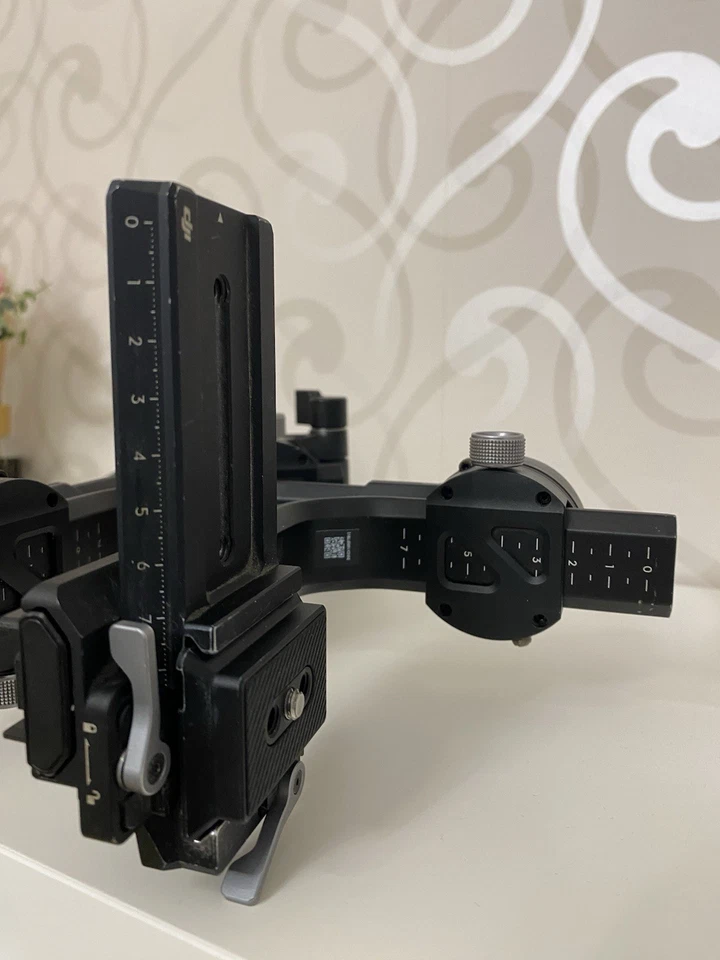 Gimbal DJI RSC 2 Stabilizzatore Pieghevole per Fotocamere Mirrorless e DSLR - Imagen 3 de 4