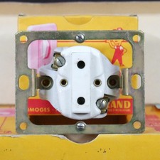 Prise 2 Pôle Legrand Modèle Chambord "Eclips" Ref 87017 Neuve d'ancien stock NOS