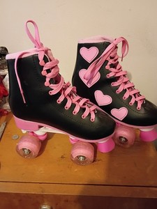 Infot Women's Black Pink Heart Quad Roller Skates