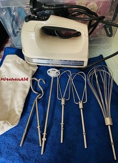 KitchenAid Handmixer mit 9 Geschwindigkeitsstufen chreme