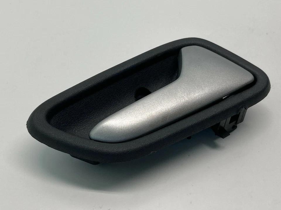 2005 2006 2007 Suzuki Aerio Front Right Passenger Side Inner Door Handle OEM Foto 3 de 4