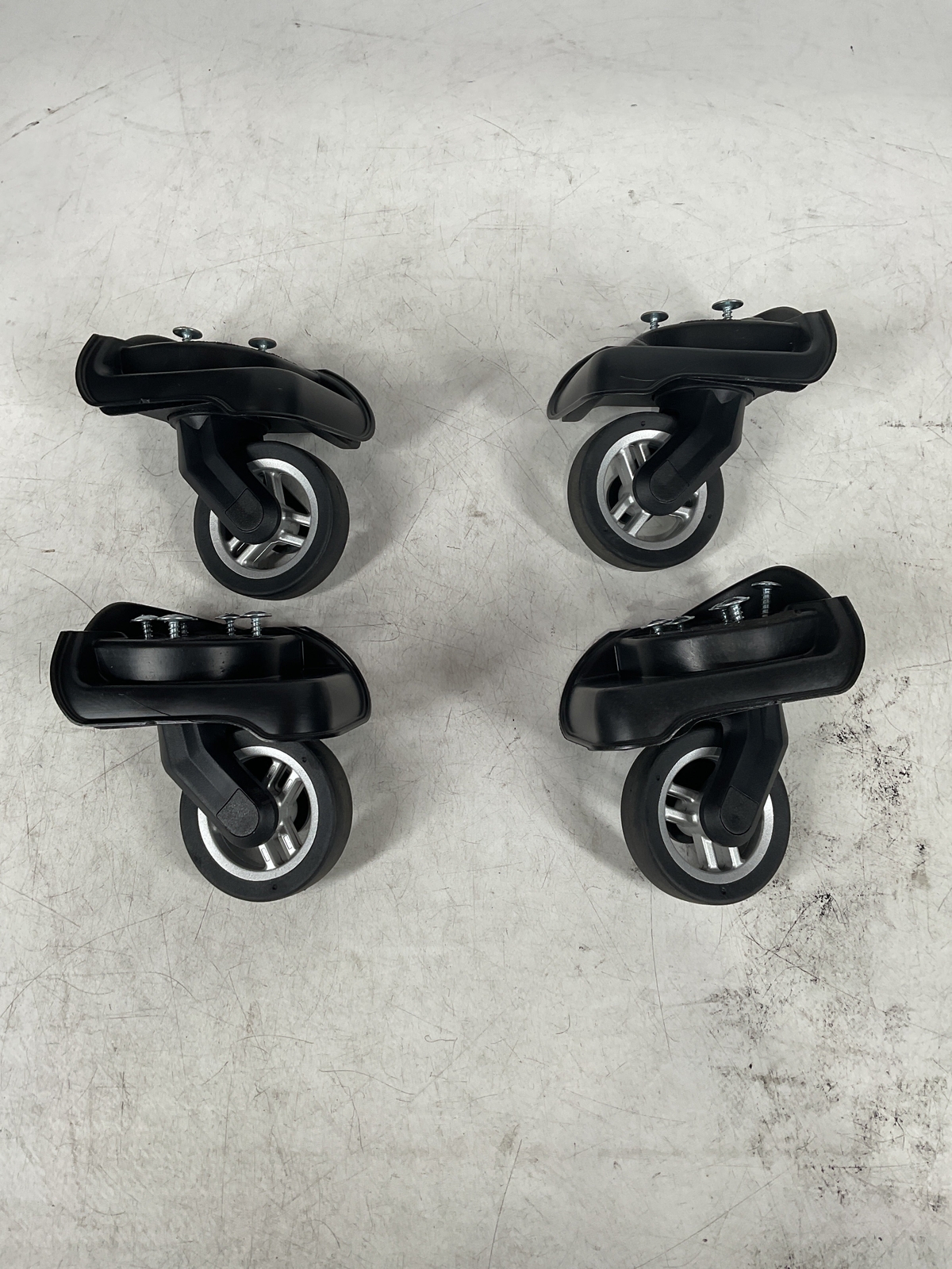 Samsonite Winfield 3 Medium 4-Wheel Replacement Set U37