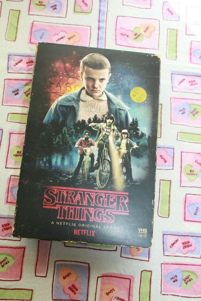Netflixオリジナルシリーズ『STRANGER THINGS』スチールポスタ STRANGER THINGS - A NETFLIX ORIGINAL SERIES - INCLUDES LIMITED