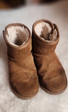 UGG Kids Classic Size 4 Youth Winter Boot Chestnut 1118890K