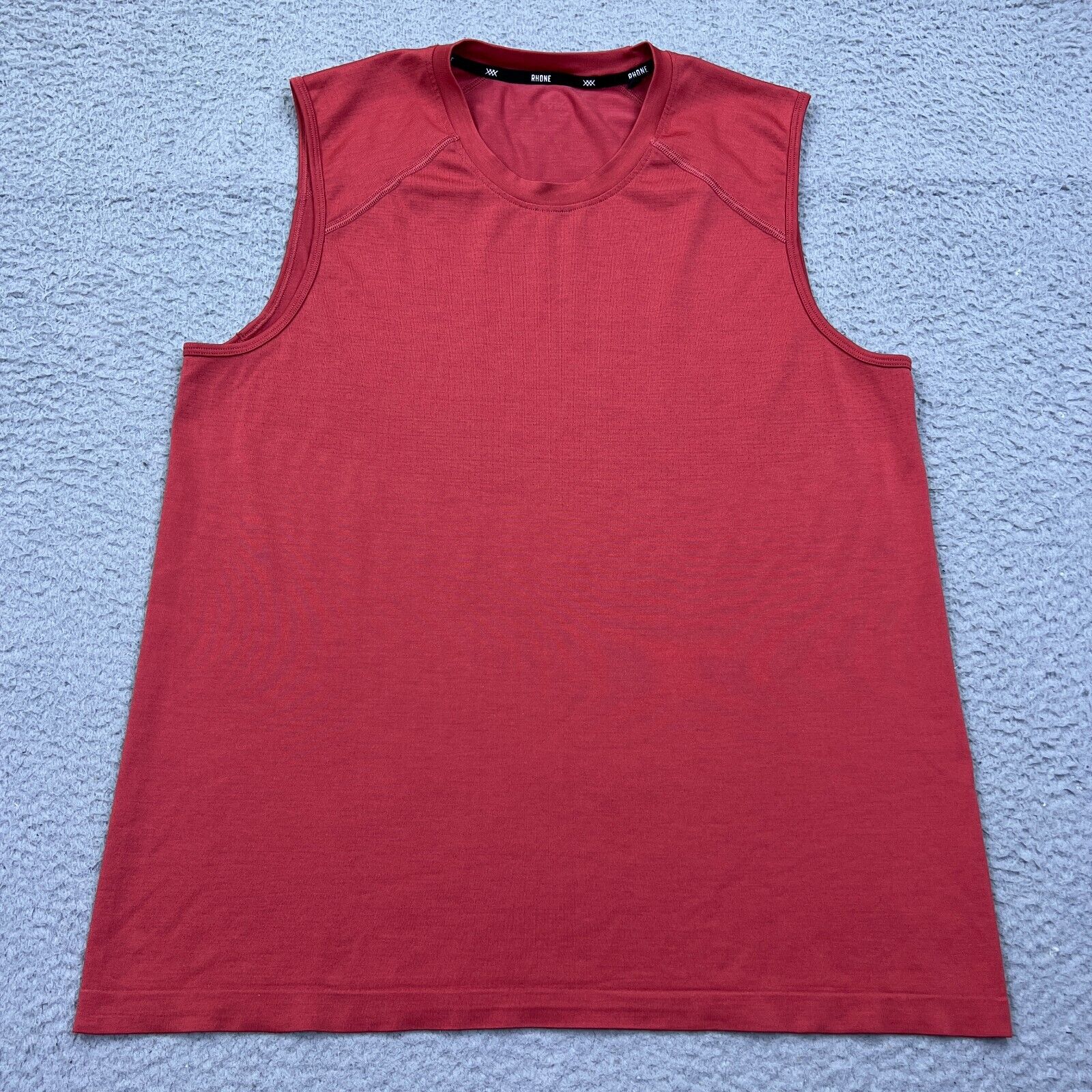Rhone Seamless Reign Tech Sleeveless Tank Top for Men in Chili Pepper Red Size Large