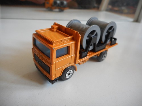 Matchbox Volvo Truck in Orange/Grau