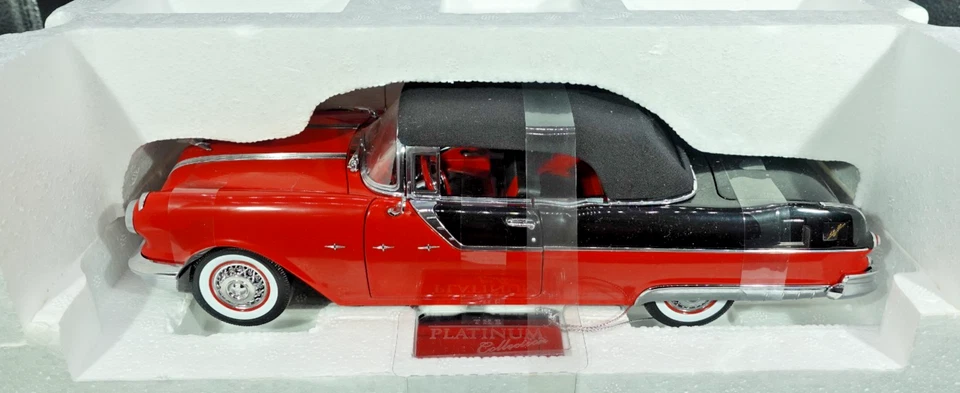 Sun Star Platinum 1955 Pontiac Star Chief Closed Convertible Red/Black 1/18 - Image 3 of 4