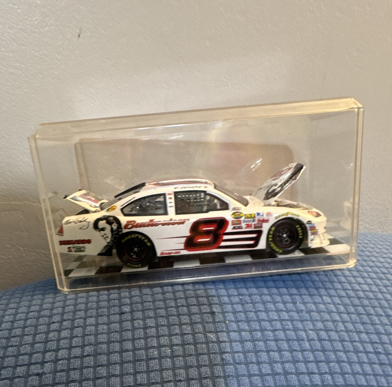 Budweiser Elvis Presley NASCAR Diecast Chevrolet White Racing Car with Case