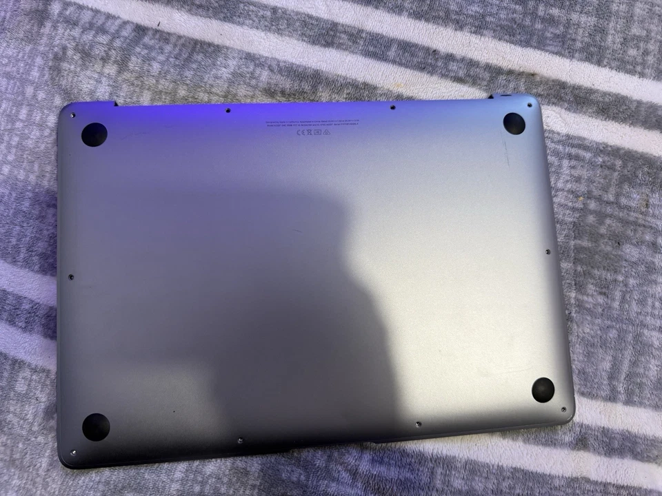 MacBook Air A2337 M1 2020 Foto 4 de 4