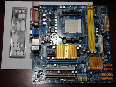 GIGABYTE GA-MA74GM-S2 Motherboard w/ I/O Shield - MicroATX, Socket AM2, DDR2