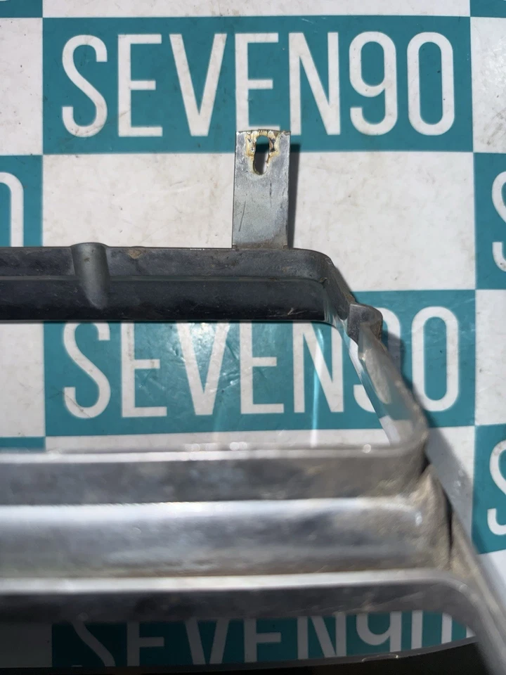 DE COLECCIÓN 1979-1985 CADILLAC ELDORADO FARO BISEL PUERTA OEM GM Parte #16500582 Foto 3 de 4