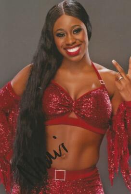 【激レアオリジナル】Naomi Davis & The Knights Of 〜 WWE WRESTLING: NAOMI SIGNED 6x4 SEXY PORTRAIT PHOTO+COA *CHAMPION
