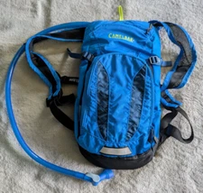CAMELBAK Mini Mule Hydration Backpack 0.5 Liter 16 oz Reservoir Blue