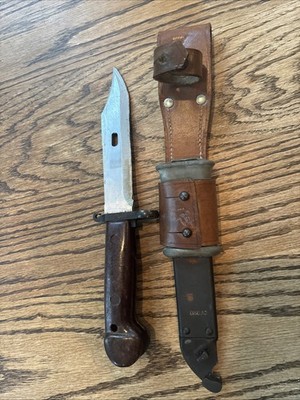 Fighting knife A.K. bayonet with working latch & wire-cutting scabbard