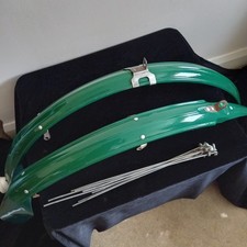 VINTAGE 1940,S RARE  GREEN BLUEMELS NO-WEIGHT  SPEARPOINT CYCLE MUDGUARDS.