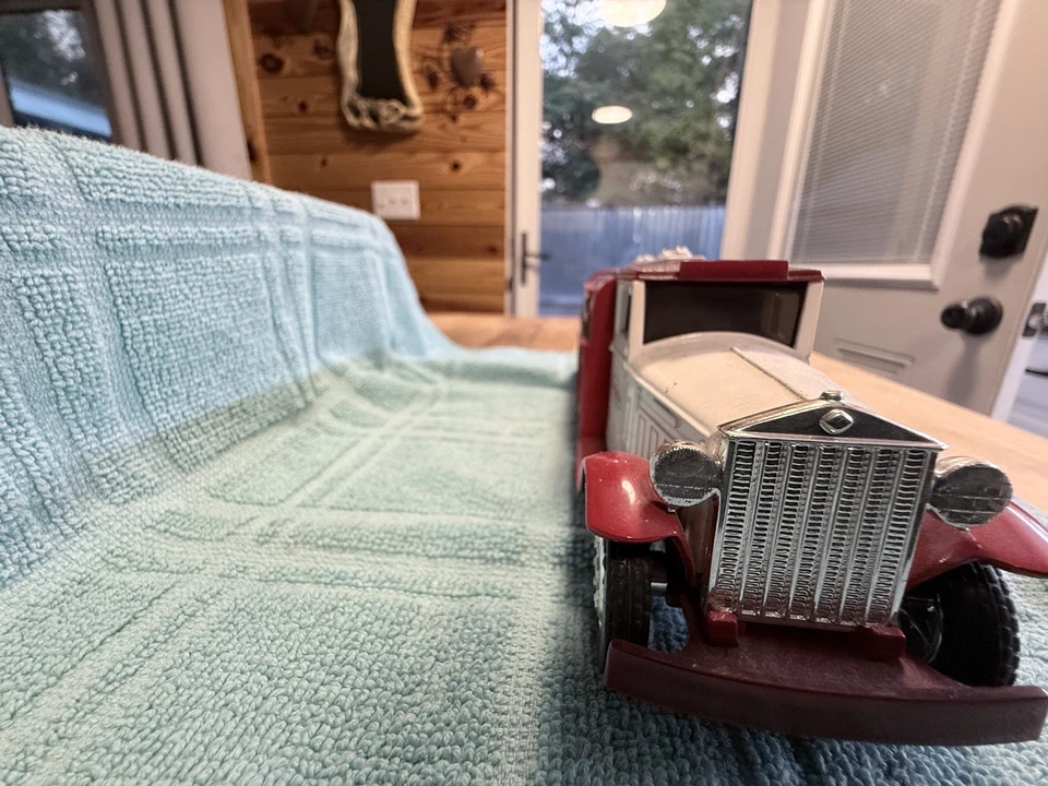 Ertl 1930 True Value Hardware Ford Diamond T camión cisterna banco de monedas de metal ~013 Foto 4 de 4