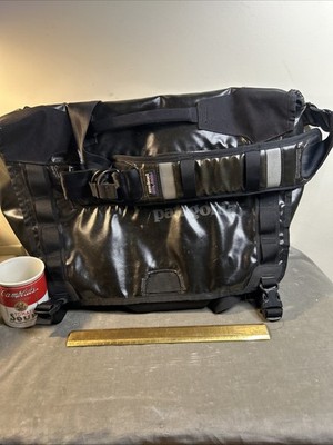 Patagonia Black Hole Messenger Shoulder Bag Black Enamel Rare