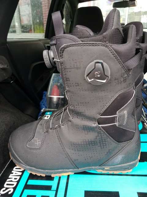 snowboard boots mens 9.5