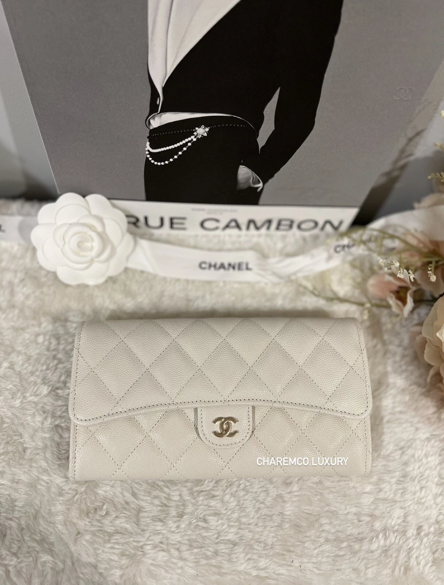 🤍DREAMY 22C Chanel 🤍White Creamy Full Size Flap Wallet Grained