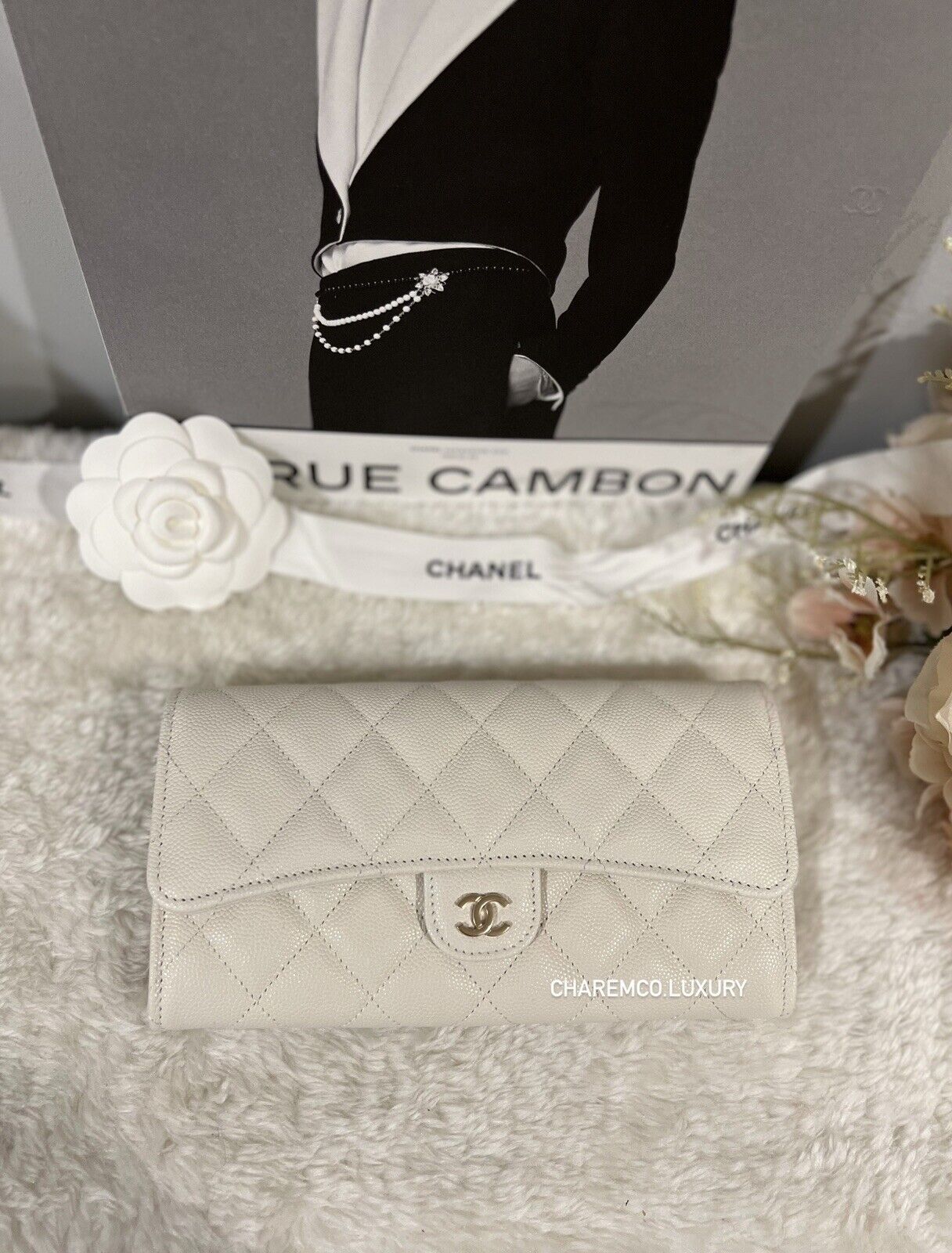 Lovely 22C Chanel Gold Beige Tan Ombre Classic Flap Card Holder w
