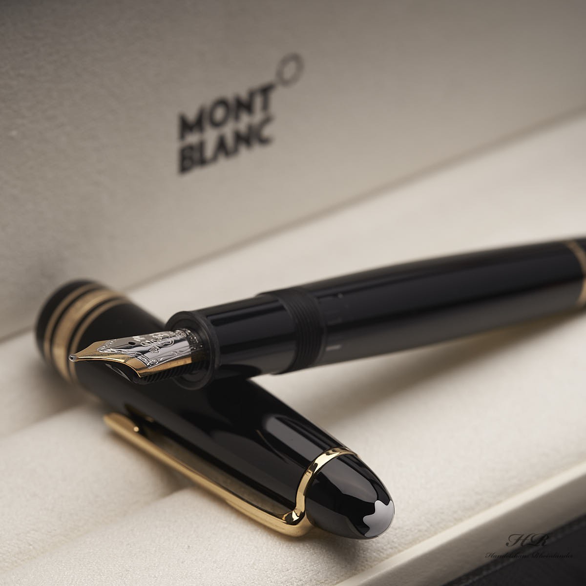 Montblanc Meisterstück Black Resin Gold LeGrand No 146 Fountain