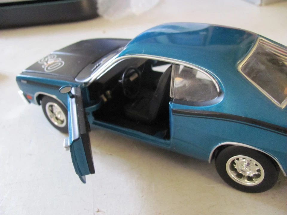 Ertl Collectible 1971 Plymouth Duster Johnny Lightning 3350SF00 diecast - Image 3 of 4