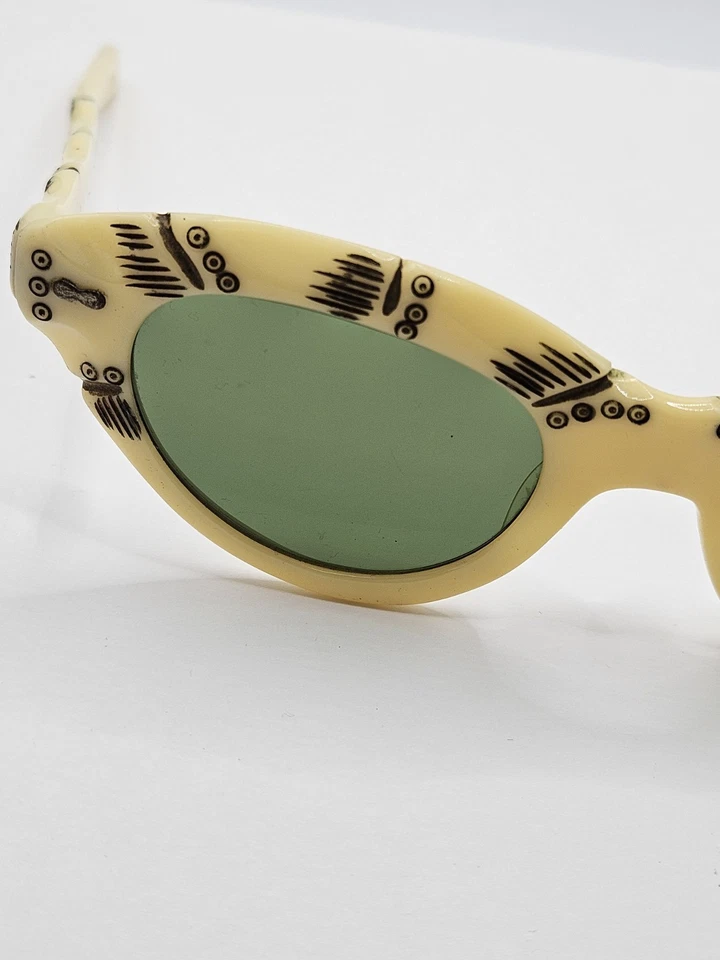 Gafas de sol originales de Hollywood grabadas bambú baquelita CatEye de mediados de siglo de colección MAYO Foto 3 de 4
