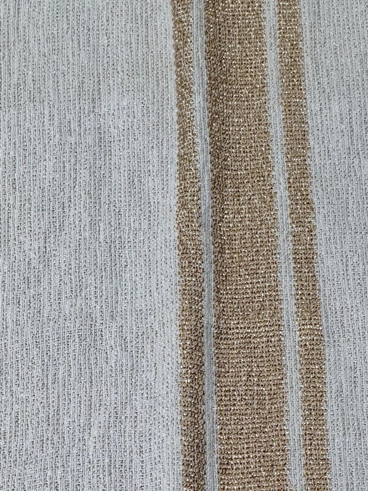 Toalha de mesa listrada dourada fio metálico malha dupla 50” x 75” oblonga - Imagem 3 de 4