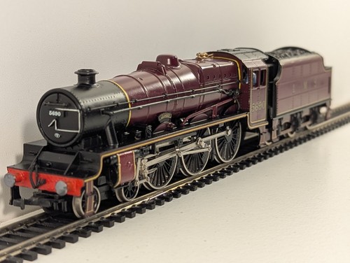 Mainline 37061 Spurweite OO Jubiläumsklasse 5XP 4-6-0 5690 Leander LMS in Schachtel | Zustand: Used