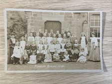“FARNLEY SCHOOL - NEAR LEEDS” 1906 REAL PHOTO POSTCARD OF THE SCHOOL CHILDREN.