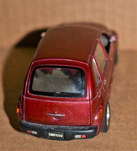 Daimler Chrysler 2000 PT Cruiser Motorized Burgundy Boley Corp. 1/32, Preowned - Picture 3 of 12