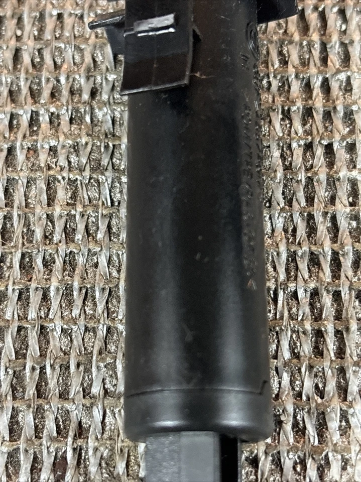 51168224806 амортизатор перчаточного ящика bmw 325xi 2004  - Изображение 3 из 4