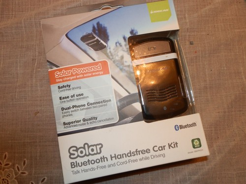New Sealed Solar Bluetooth Handsfree Car Kit - 第 1/3 張圖片