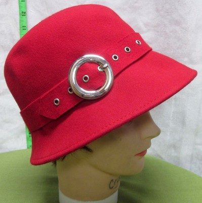 red flapper hat