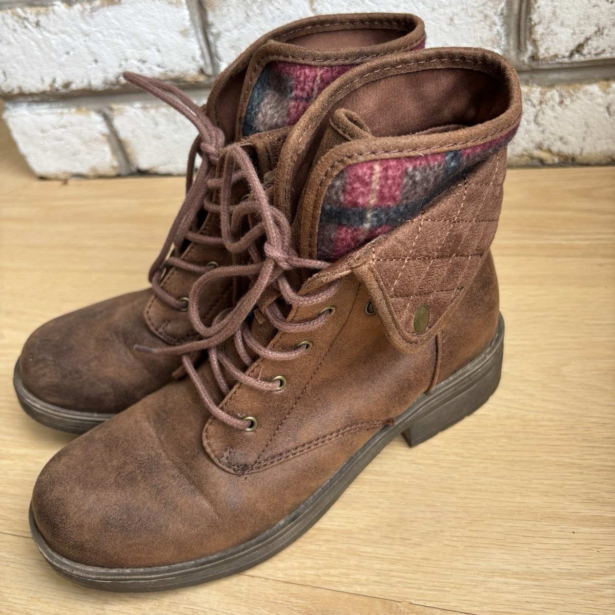 American Eagle Outfitters Vtg Brown Leather Boots Size 9 Early 90s American Eagle brown leather boots with... | Depop main image 3